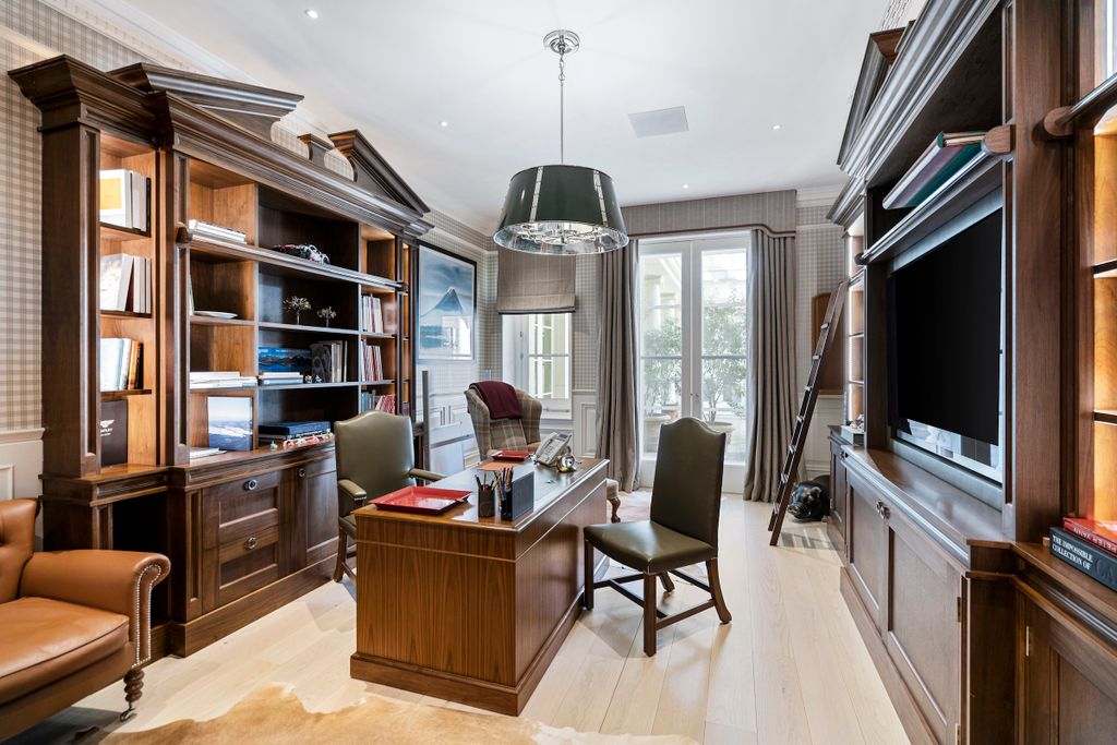 Additional image 12 of 11 bed property for saleCarioca, Wentworth, Virginia Water GU25, United Kingdom