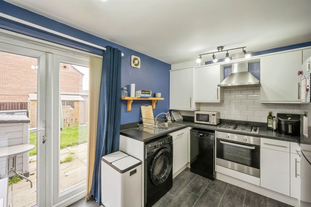 Additional image 2 of 3 bed semi-detached house for saleWhimbrel Chase, Scunthorpe DN16