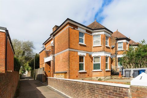 Sunny Gardens Road, Hendon, London NW4