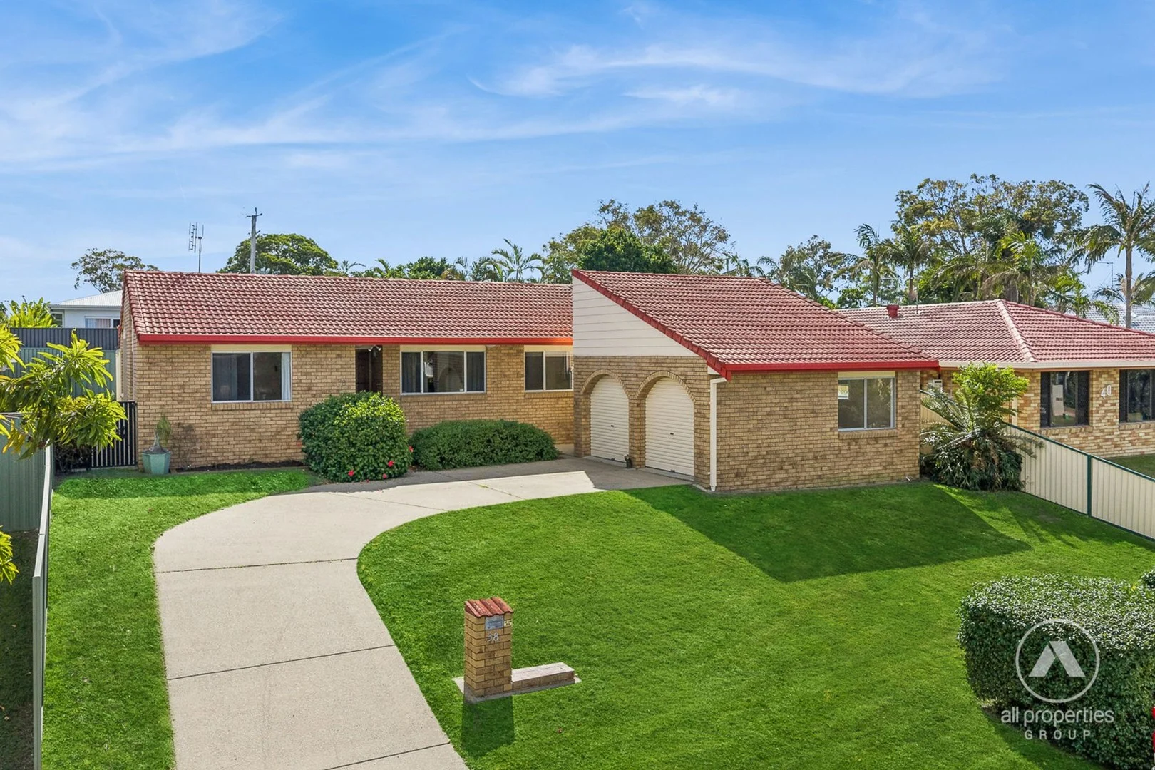 38 CAMELOT CRESCENT, Hollywell QLD 4216
