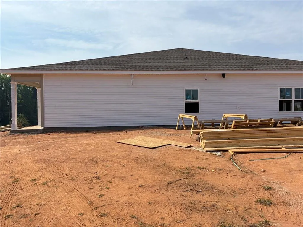 3201 Landkart Avenue, Valley, AL 36854