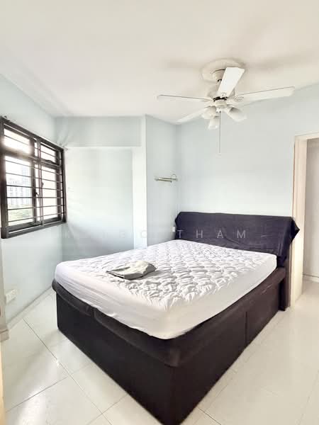 19 Cantonment Close photo 3