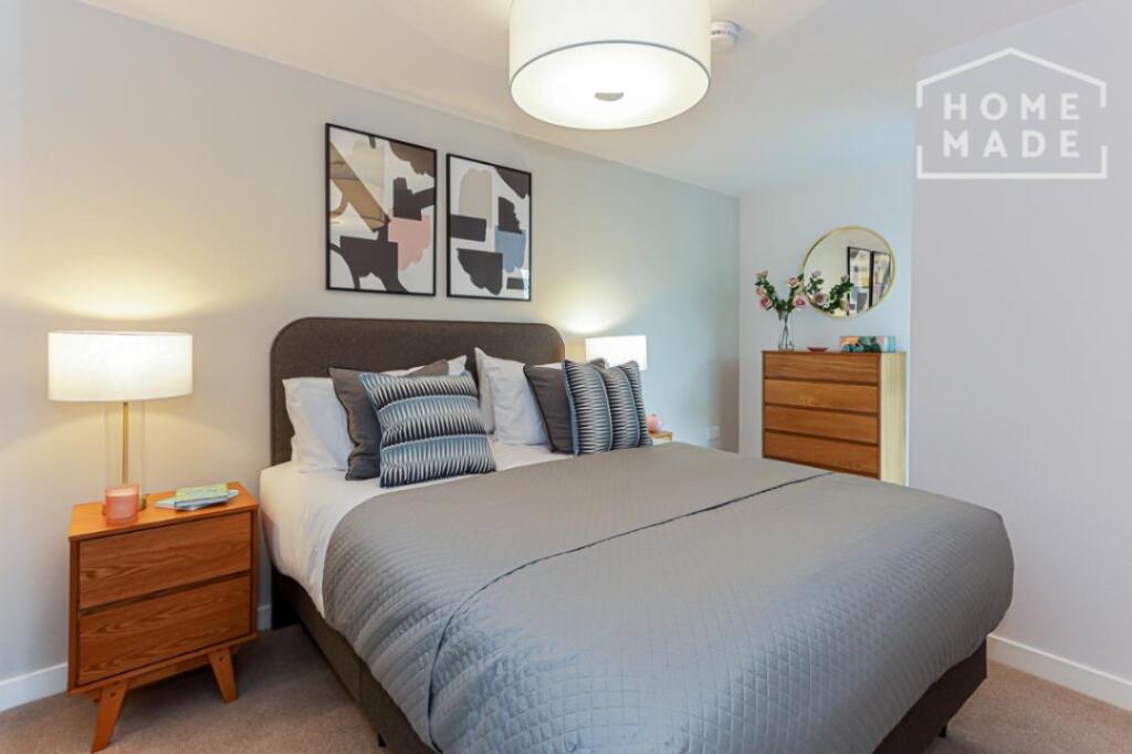 Aston Place, B1 photo 2