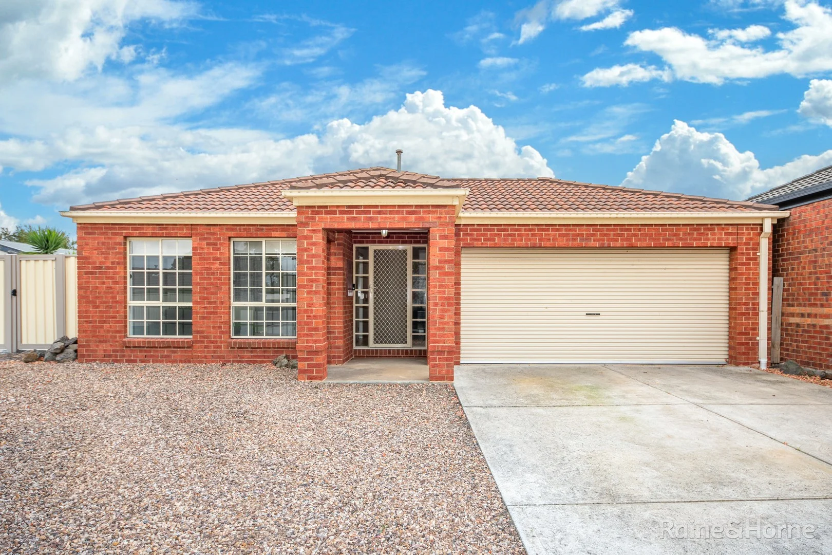 4 Lindwall Street, Sunbury VIC 3429