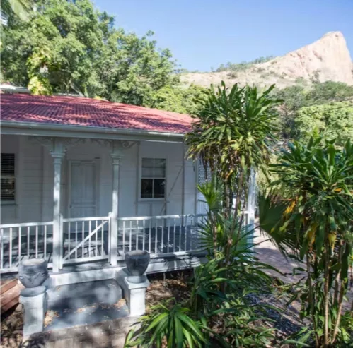 16 Stanton tce, North Ward QLD 4810