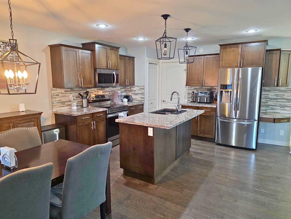Additional image 6 of 210 Viscount Drive, Red Deer, AB, T4R 0M7