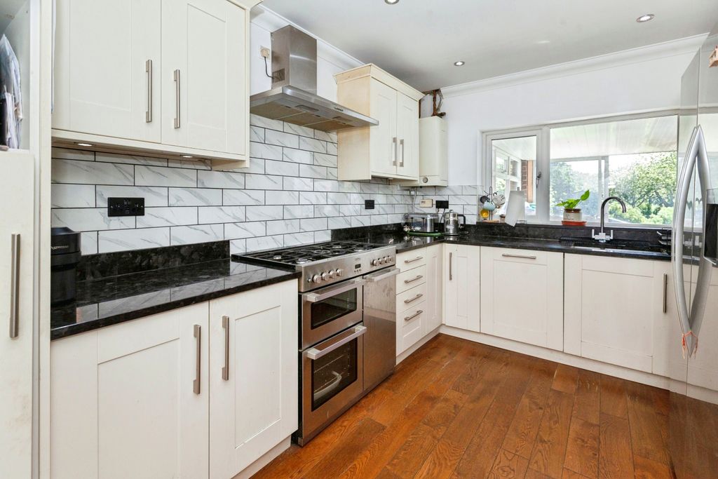 Additional image 4 of 4 bed detached house for saleBath Road, Maidenhead SL6