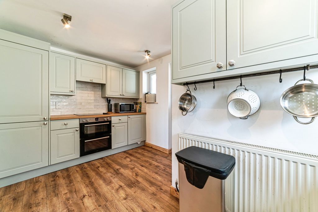 Additional image 3 of 3 bed semi-detached house for saleWestfield Crescent, Thatcham RG18