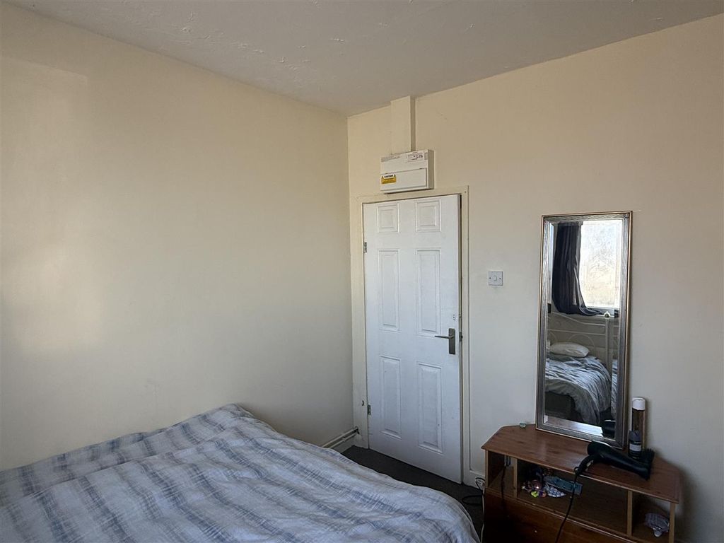 Additional image 13 of 2 bed flat for saleTaverners Road, Peterborough PE1