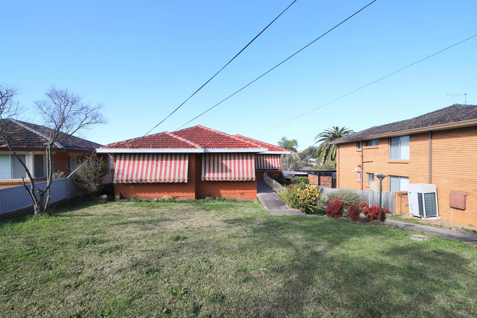 39 Saric Avenue, Georges Hall NSW 2198