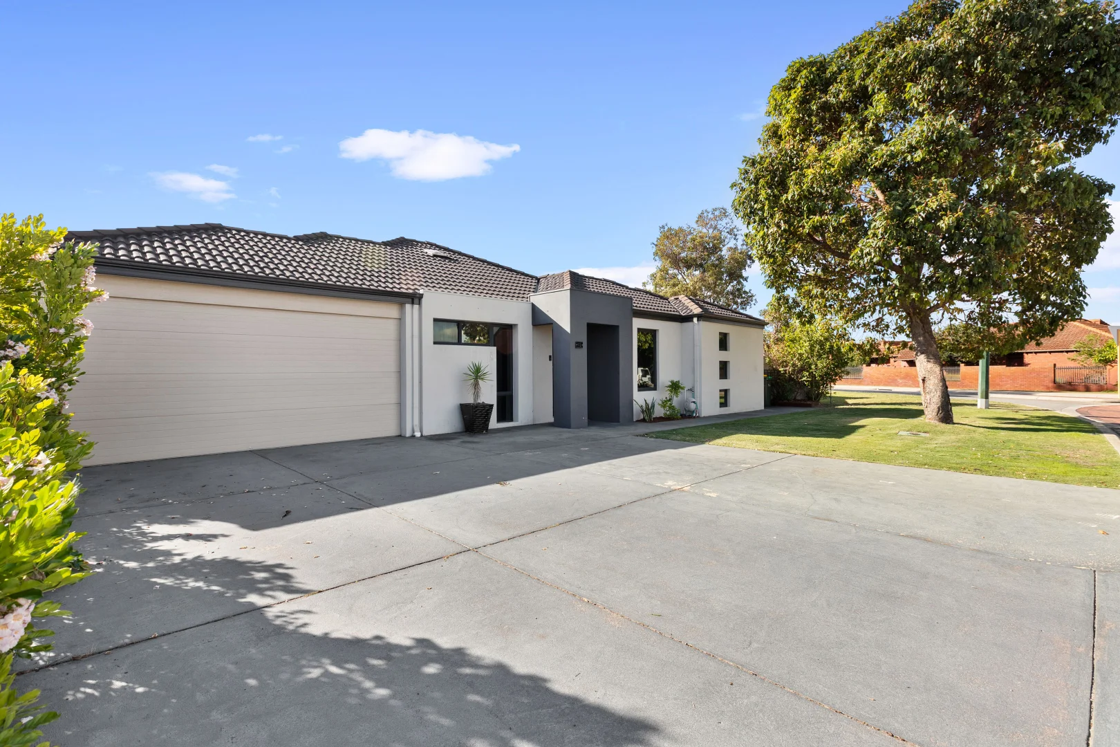 45 Dalecross Avenue, Madeley WA 6065 photo 2