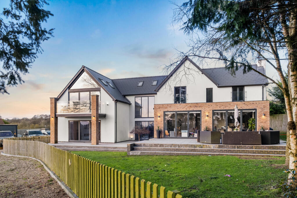 Mount Pleasant, Mill Lane, Wildmoor, B61 0BX