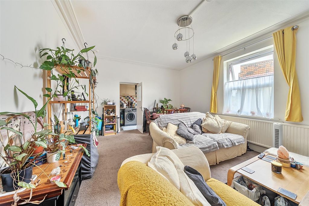 Additional image 2 of 2 bed flat for saleEastfield Road, Cotham BS6