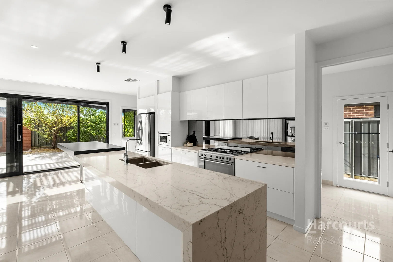 47 Enterprise Circuit, Fraser Rise VIC 3336 photo 2