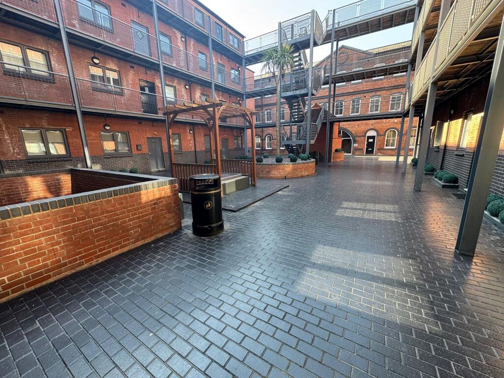 Mint Drive, Hockley, B18