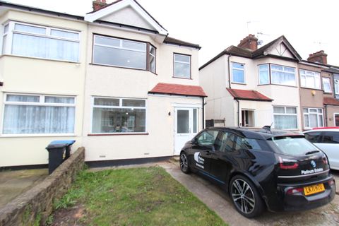 Newbury Avenue, Enfield EN3