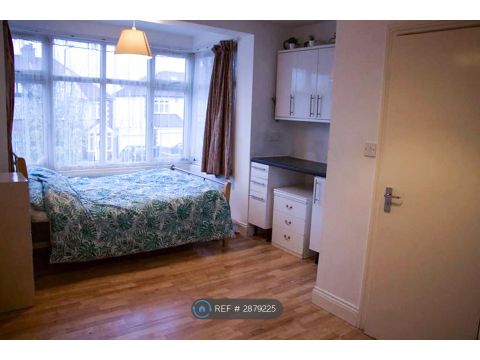 Clarendon Gardens, Wembley HA9, Room to rent