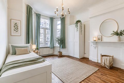 Warwick Road, Earls Court SW5, Studio to rent