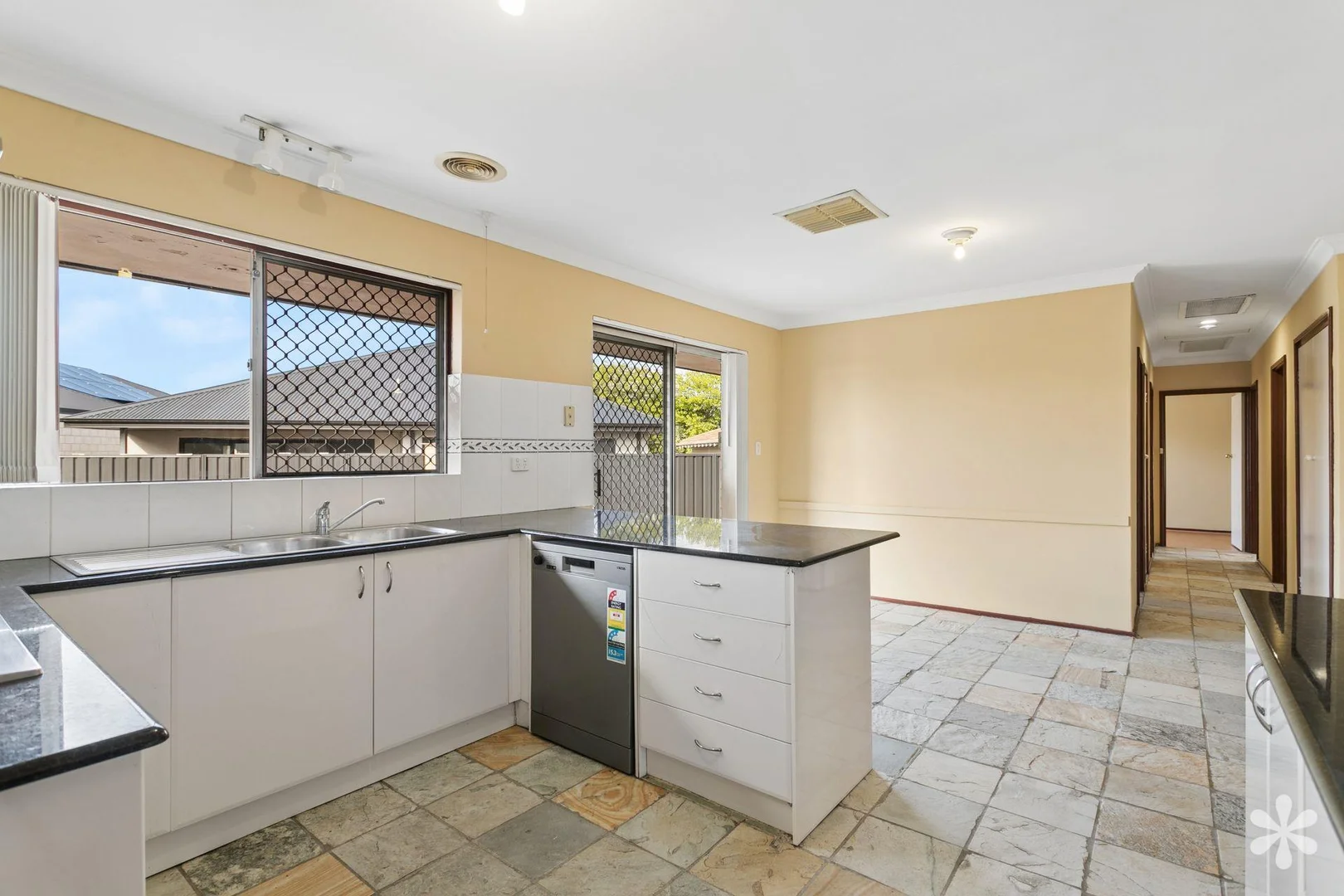 Additional image 8 of 36 Glennon Way, Rossmoyne WA 6148