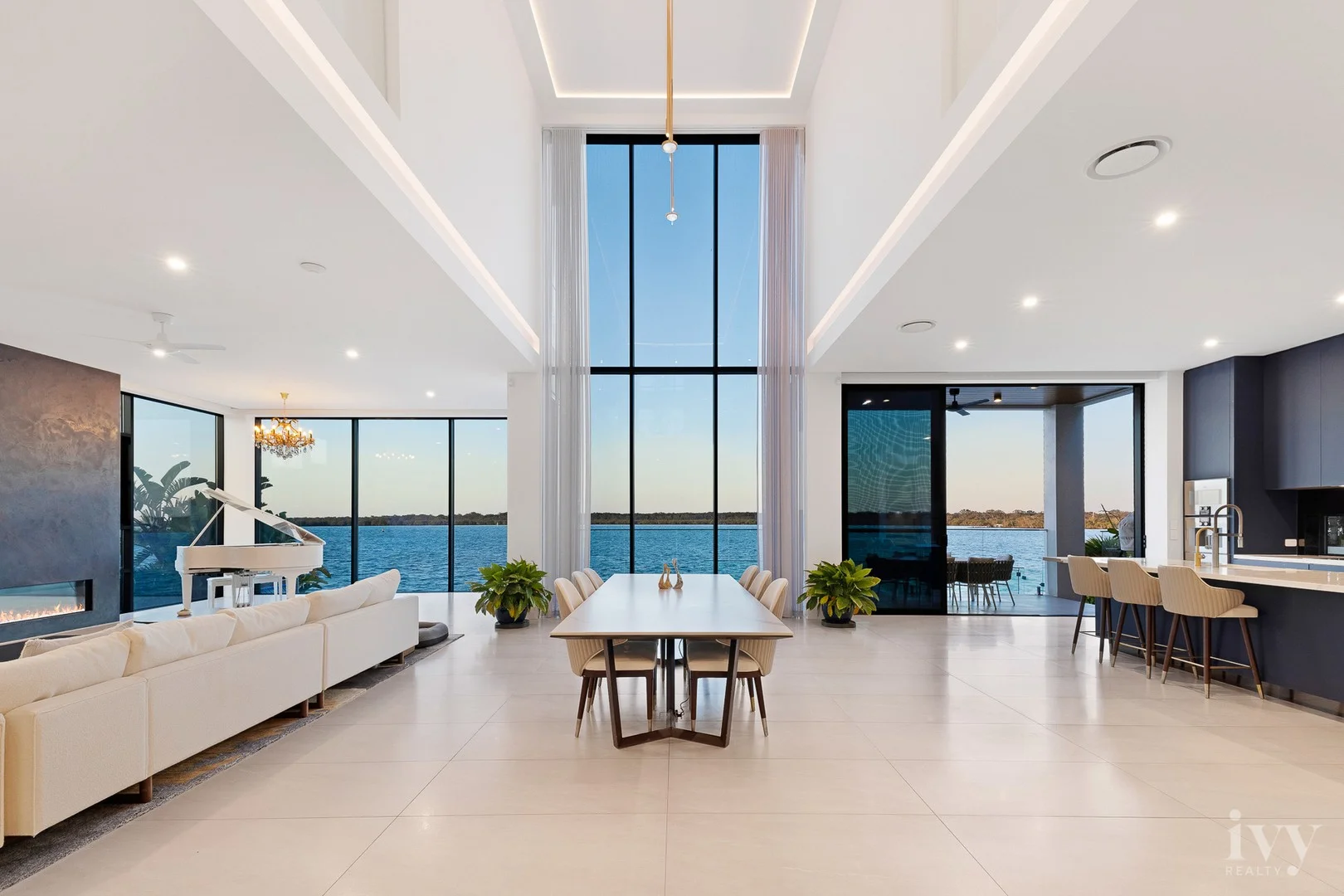 44 Knightsbridge Parade East, Sovereign Islands QLD 4216