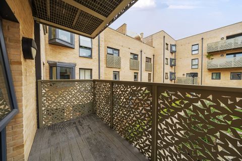 Elmington Road, Camberwell, London SE5, New home