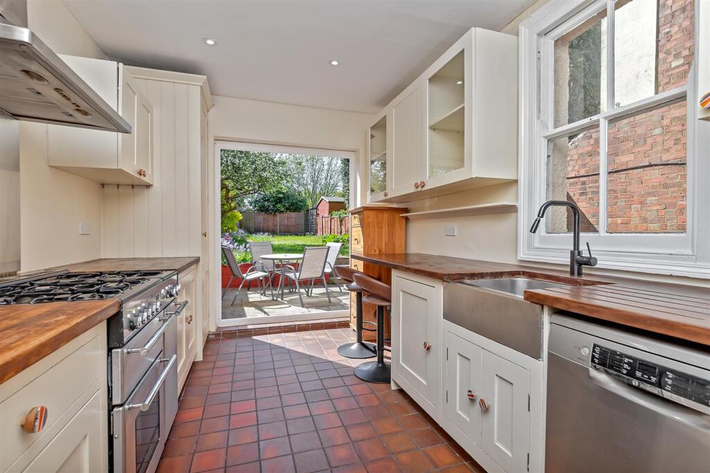 Burnham Road, St. Albans photo 4