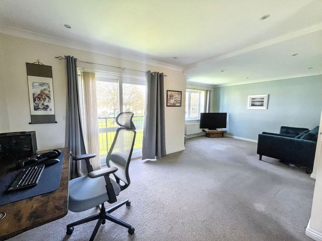 2 bed flat for saleTurner Square, Morpeth NE61 photo 2