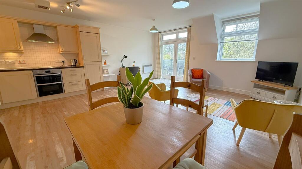 Additional image 4 of 28 Griffin Close, Northfield, Birmingham