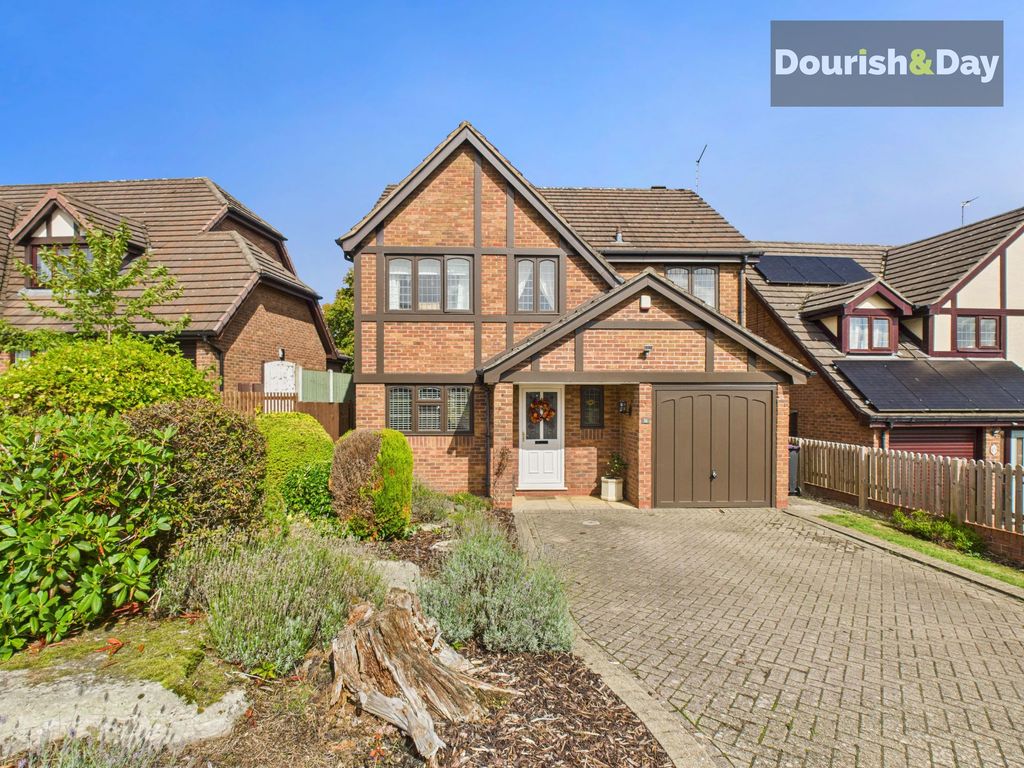 4 bed detached house for saleSambrook Crescent, Market Drayton TF9
