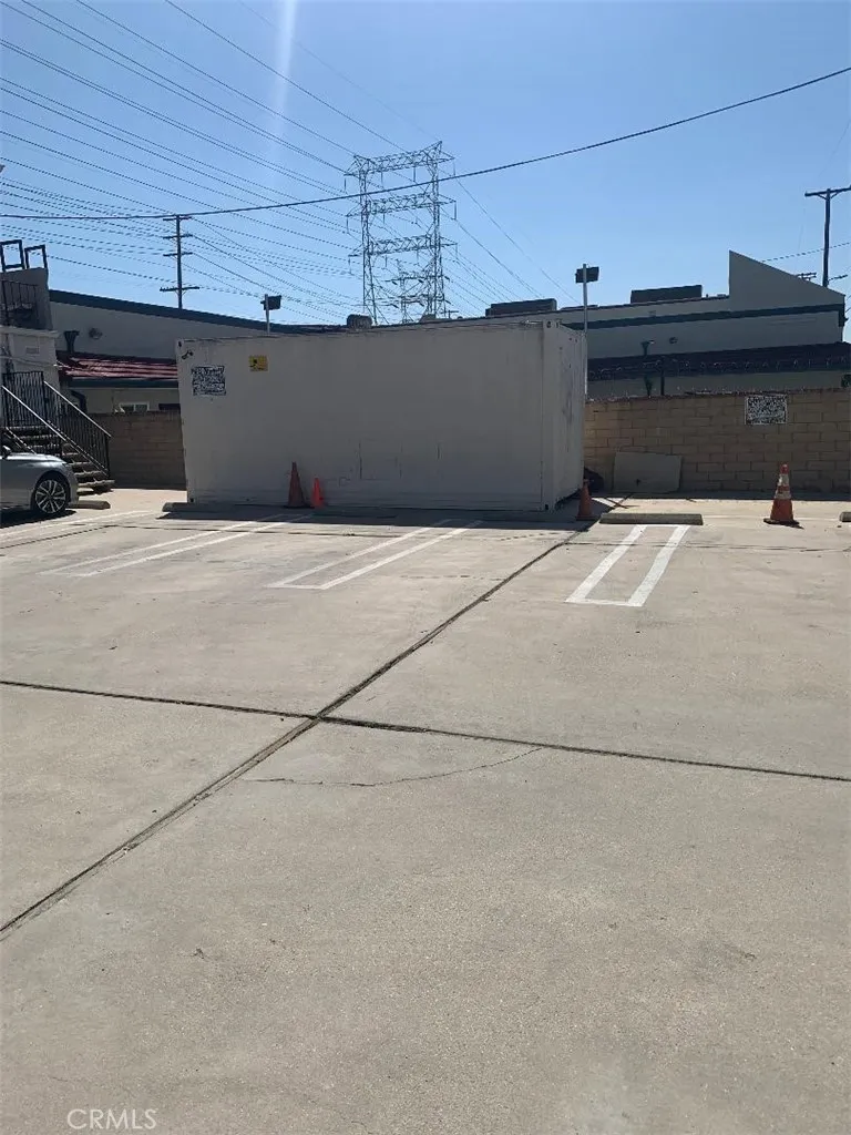 Additional image 10 of 5665 whitnall Hwy, North Hollywood, CA 91601