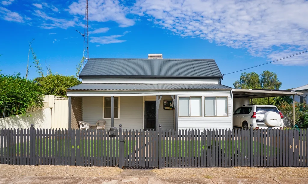 42 Golden Street, West Wyalong NSW 2671