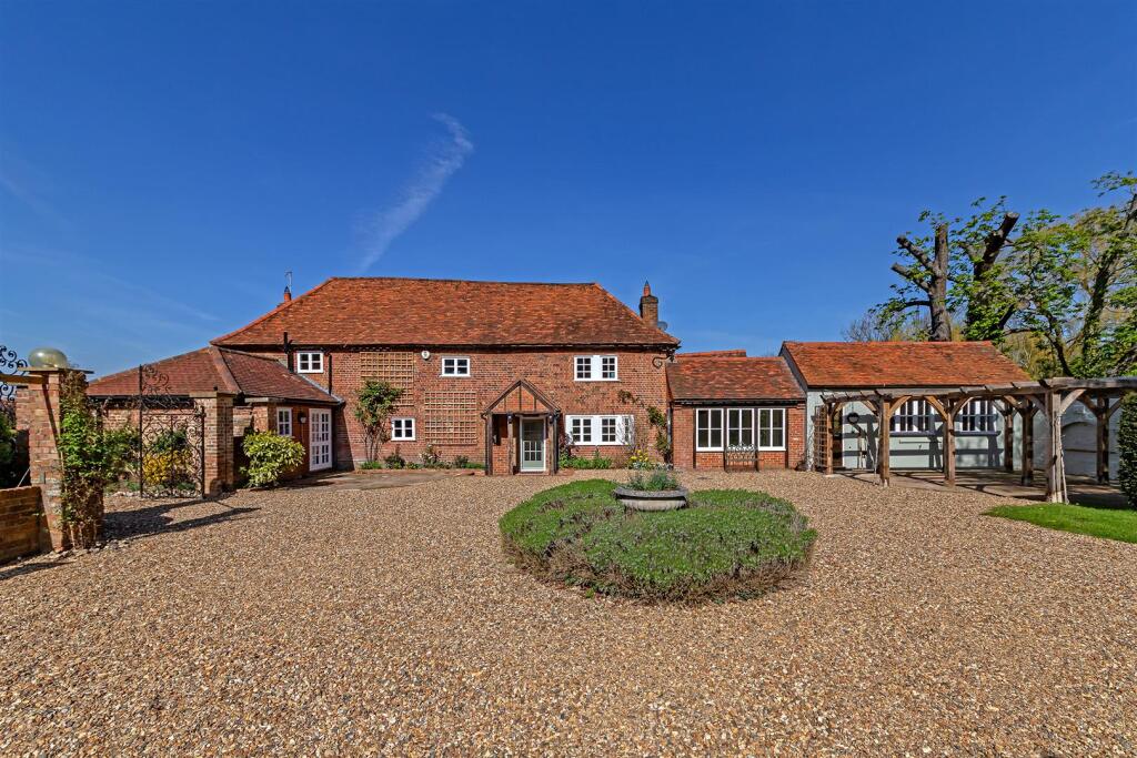 Nell Gwynn Cottage, London Colney, St. Albans