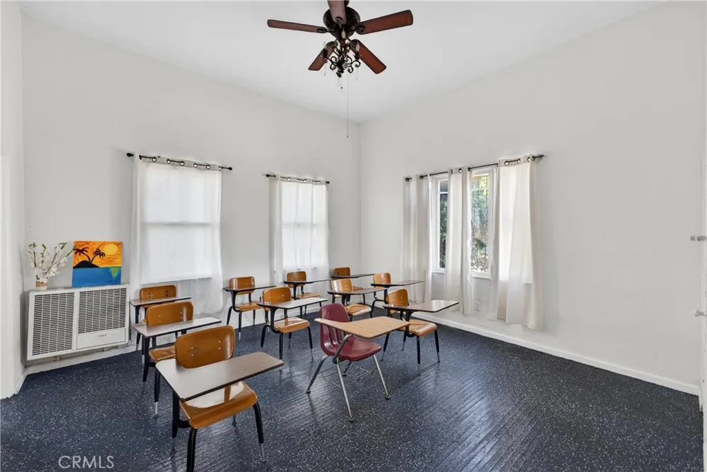 Additional image 28 of 7101 Menlo Ave, Los Angeles, CA 90044