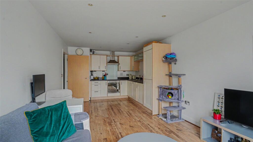 Ascote Lane, Dickens Heath, Solihull, West Midlands, B90 photo 5