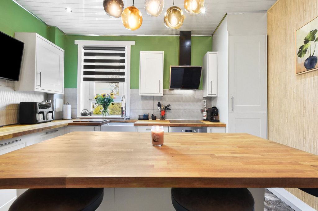 Additional image 10 of 2 bed flat for saleThornhouse Avenue, Irvine KA12