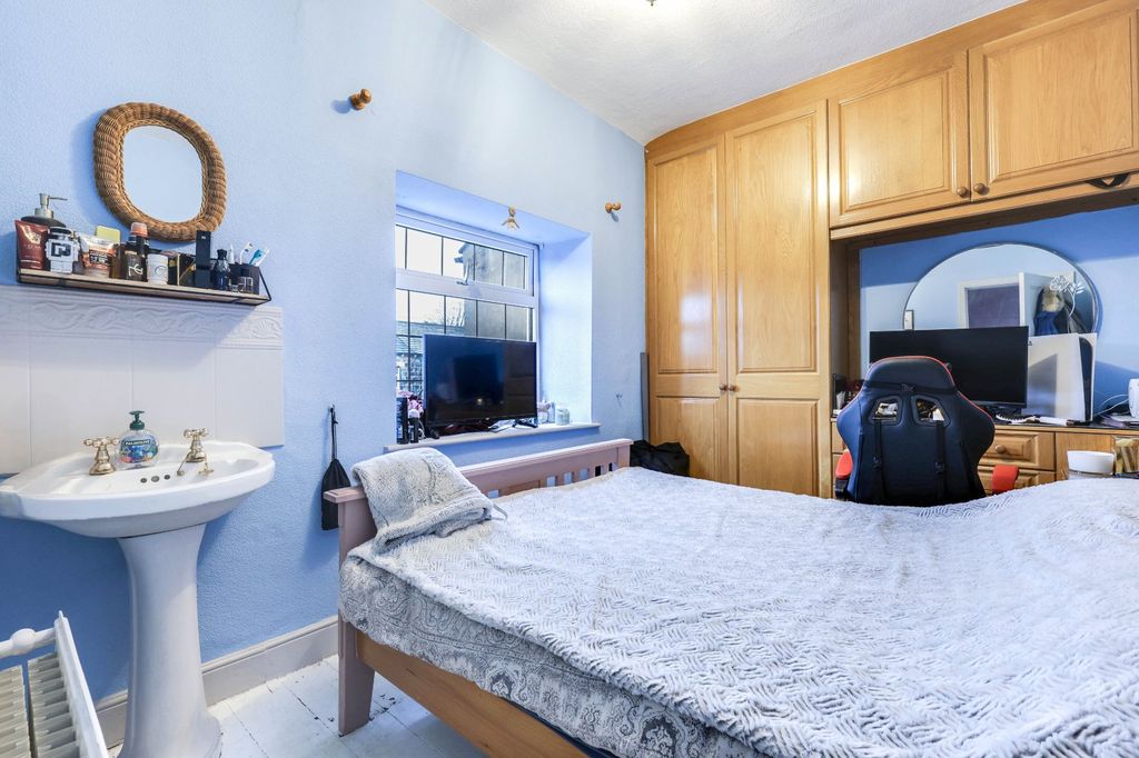 Additional image 10 of 3 bed semi-detached house for saleNorth Street, Rawdon, Leeds, West Yorkshire LS19
