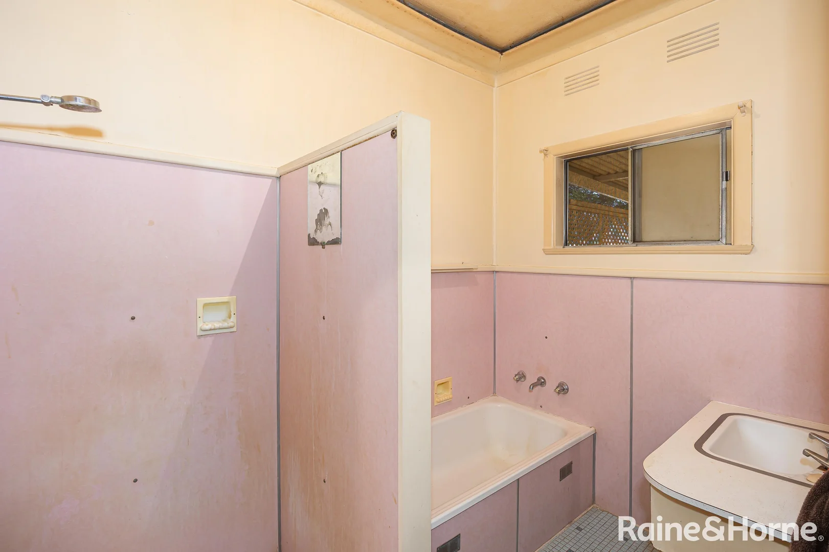 Additional image 6 of 211 Fernleigh Road, Ashmont NSW 2650
