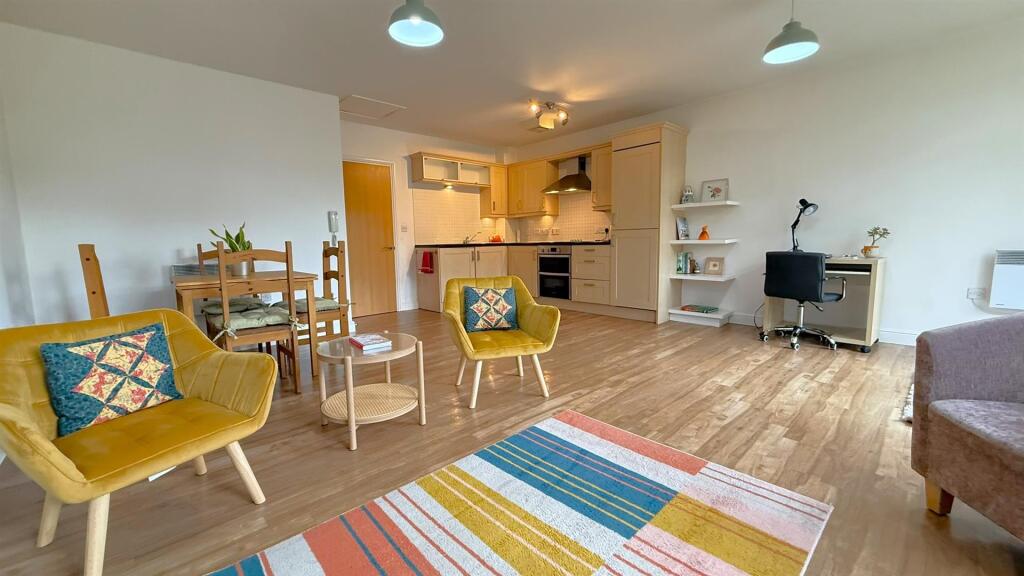 Additional image 2 of 28 Griffin Close, Northfield, Birmingham