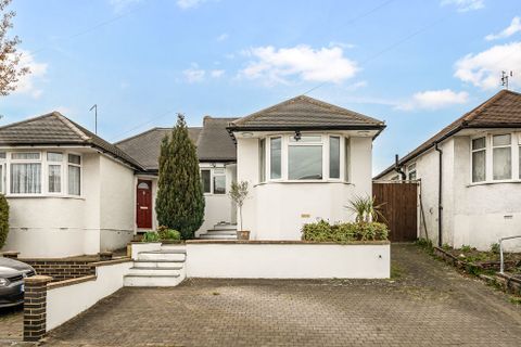Derwent Avenue, Barnet EN4
