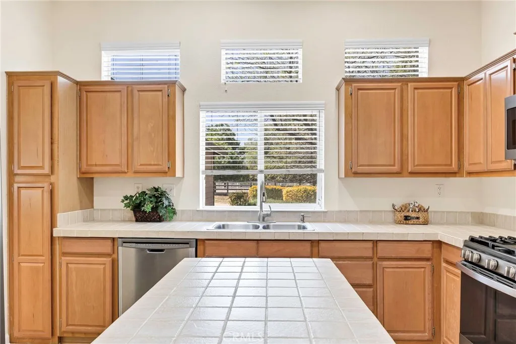 Additional image 94 of 37055 De Portola Rd, Temecula, CA 94592