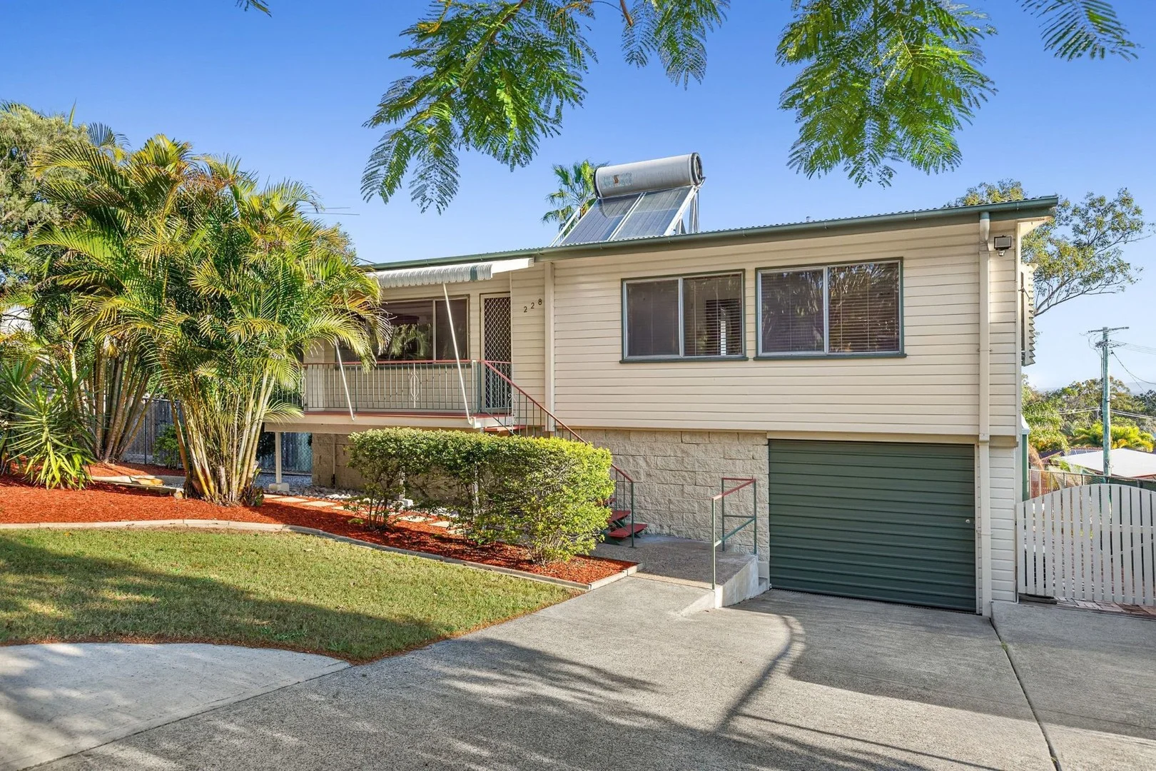 228 Seventeen Mile Rocks Road, Oxley QLD 4075