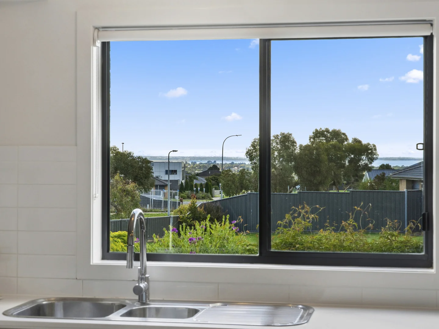 2 Hakea Drive, Elliminyt VIC 3250 photo 5