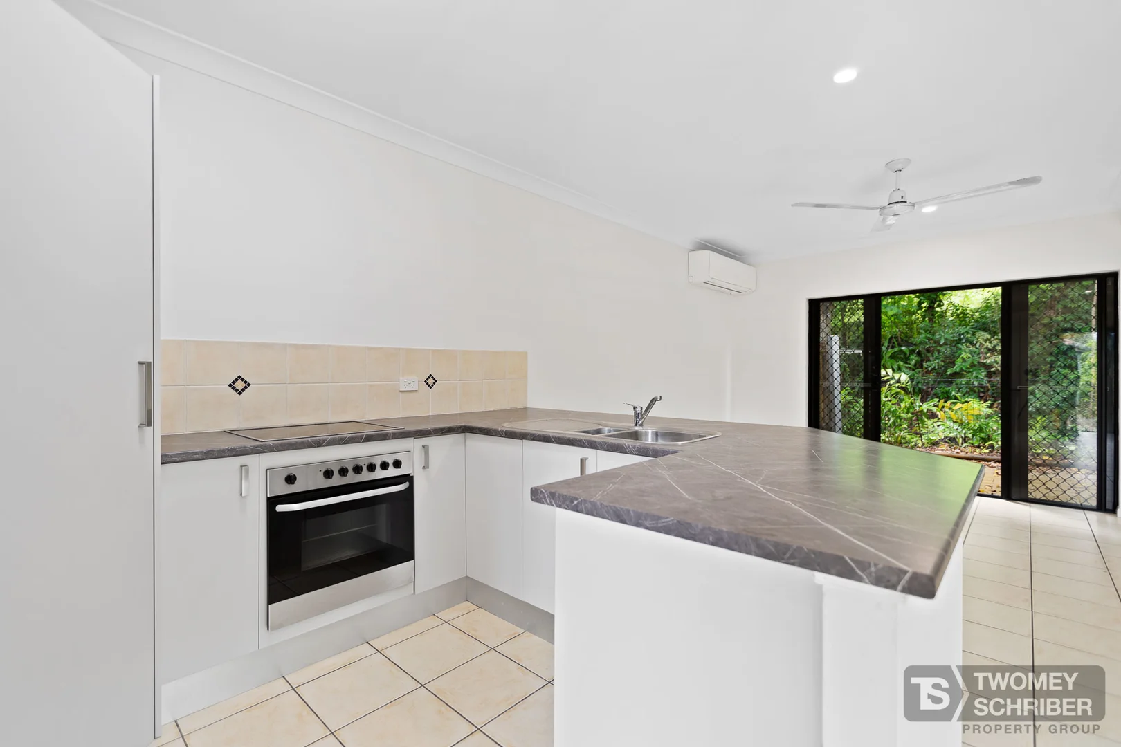 Additional image 4 of 1/11-19 Stratford Parade, Stratford QLD 4870