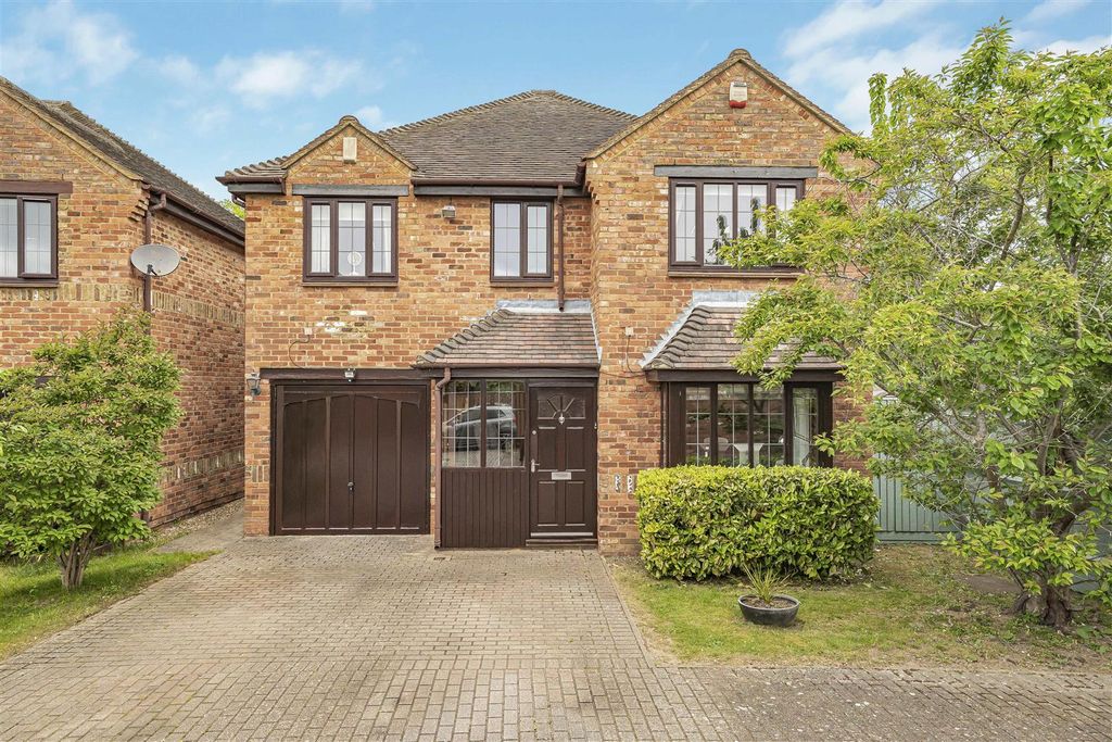 Additional image 20 of 4 bed detached house for saleRutland Gate, Maidenhead SL6