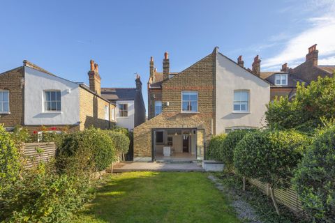Woodwarde Road, London SE22