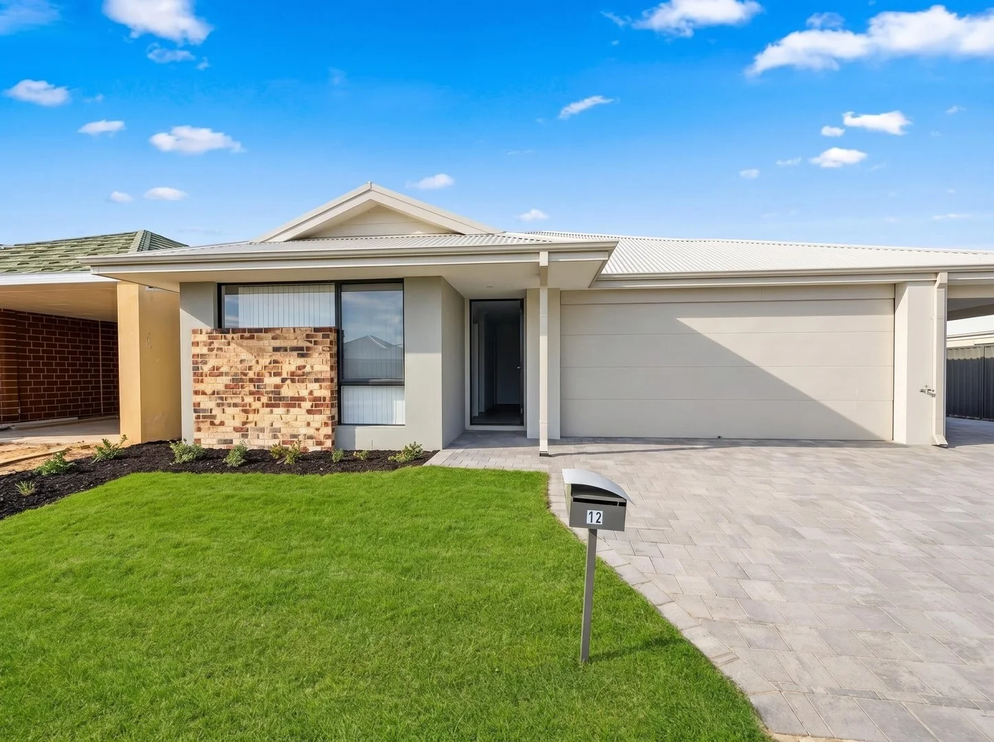 12 Manresa Road, Madora Bay WA 6210