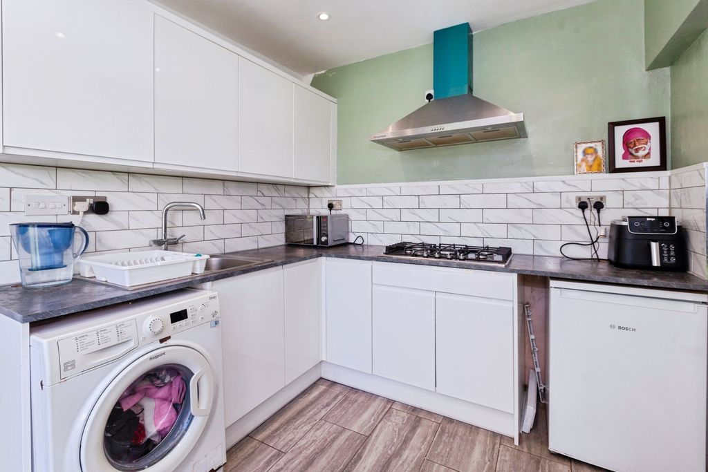 Additional image 19 of 4 bed detached house for saleBath Road, Maidenhead SL6