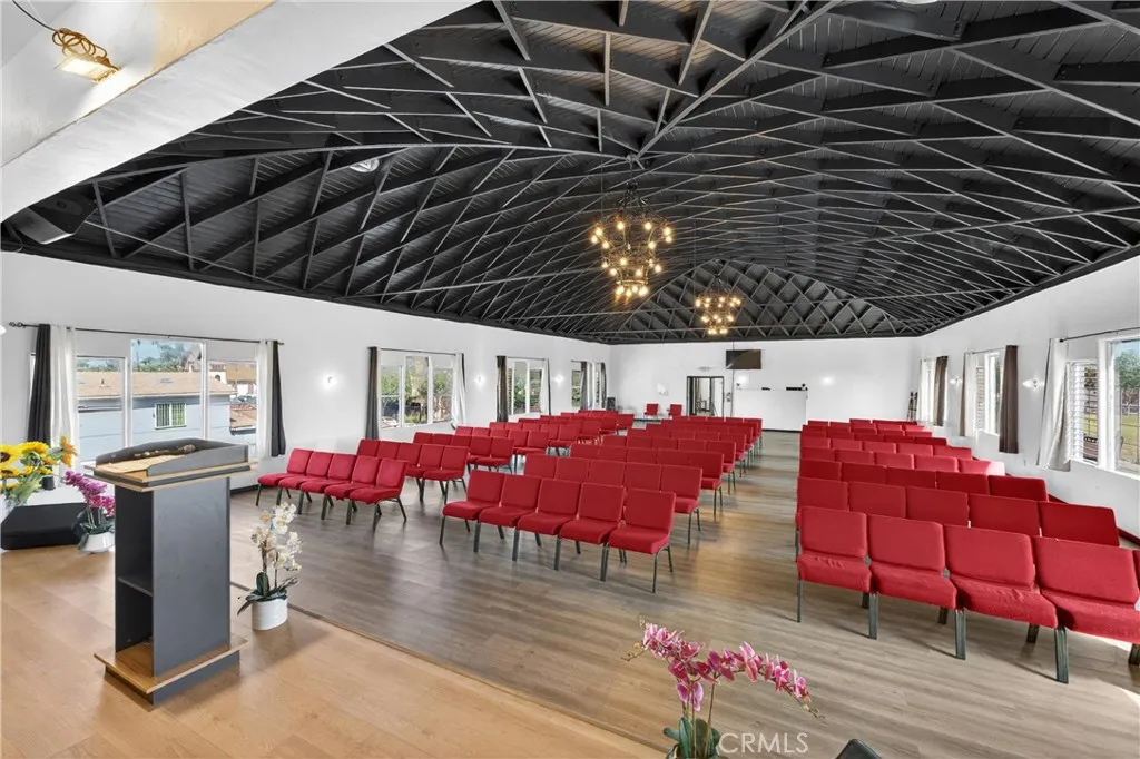 Additional image 2 of 7101 Menlo Ave, Los Angeles, CA 90044