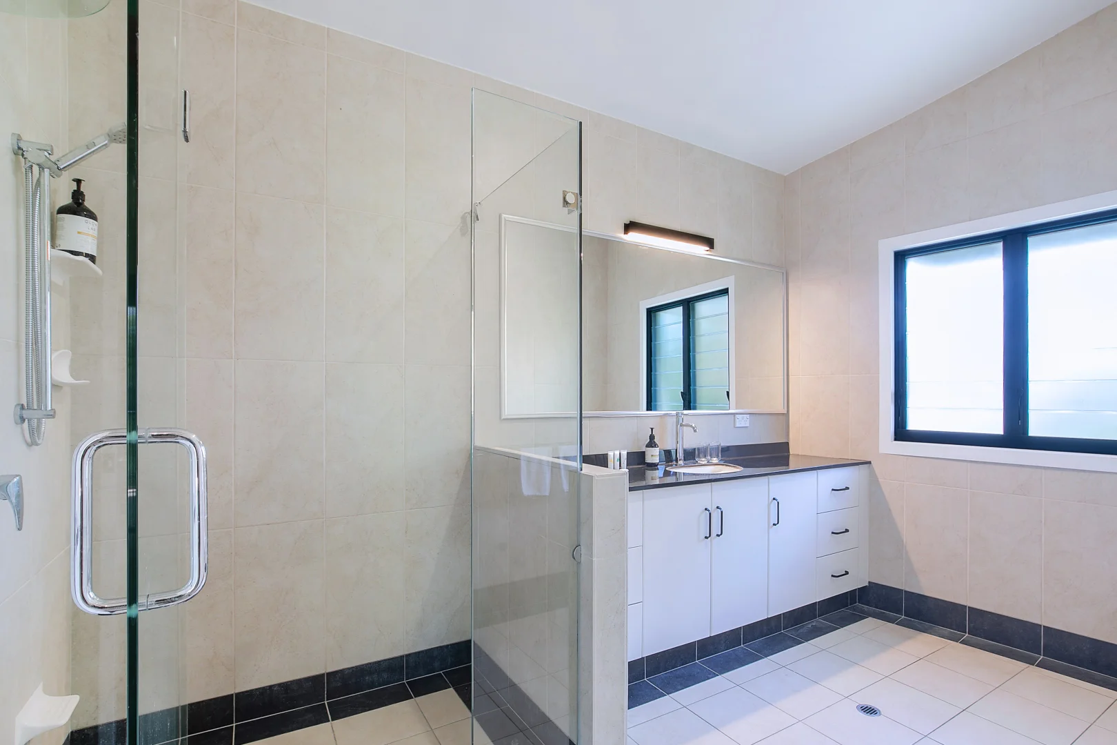 Additional image 16 of 214A Flinders Parade, Sandgate QLD 4017