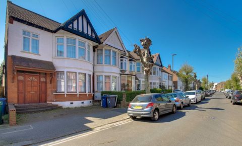 Fallow Court Avenue, London N12